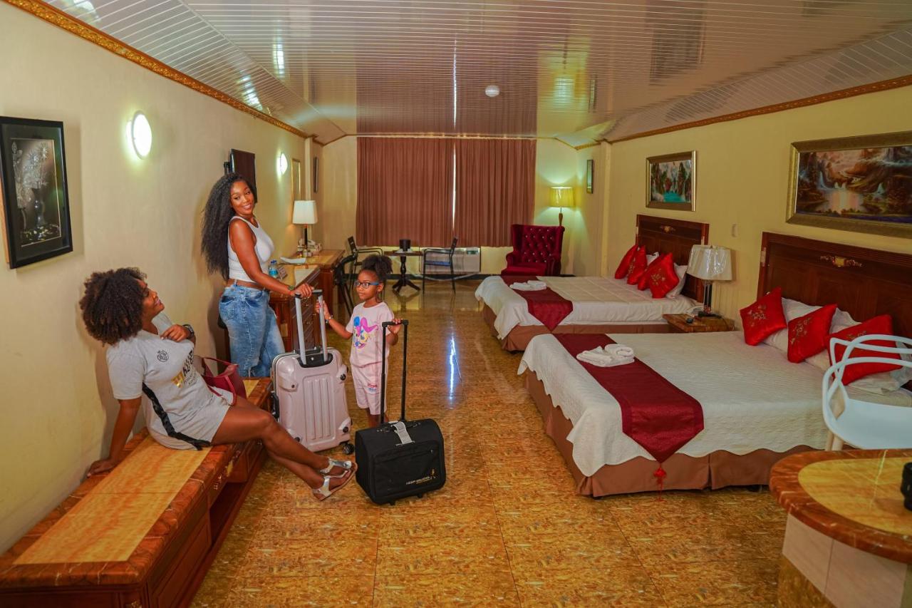 Metro Hotel Couva Ngoại thất bức ảnh