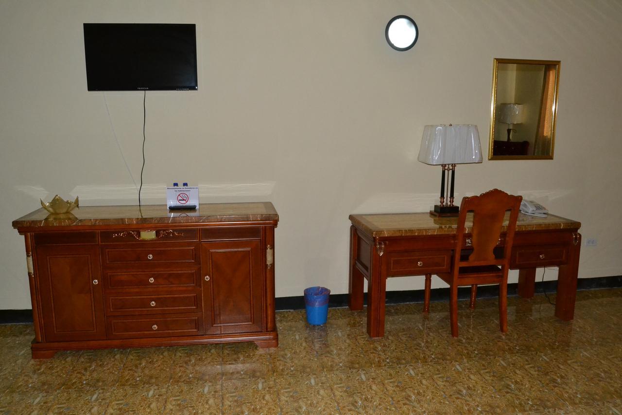Metro Hotel Couva Ngoại thất bức ảnh